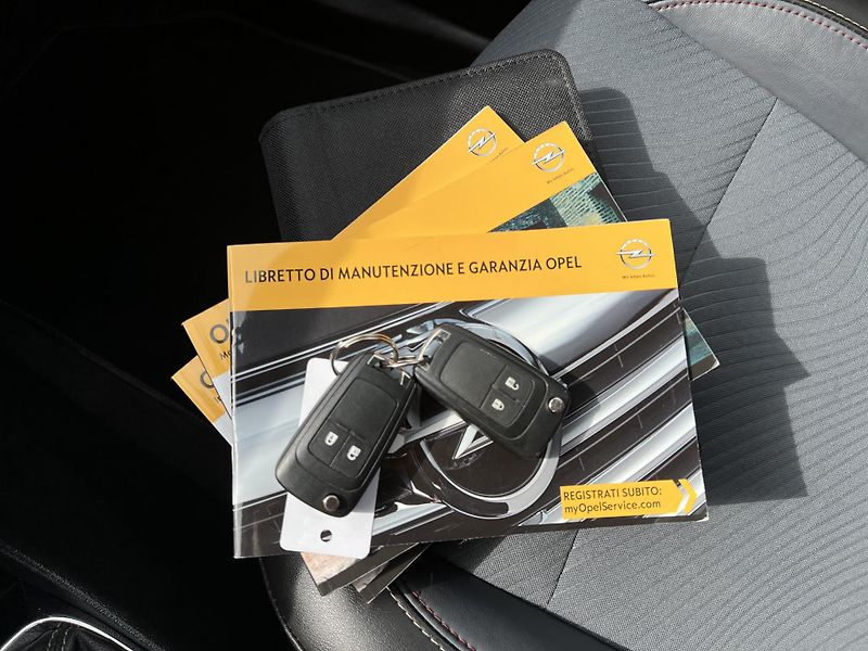 Opel Mokka 1.4T COSMO 4x4 KAMERA NAVI - fotka 31 z 37
