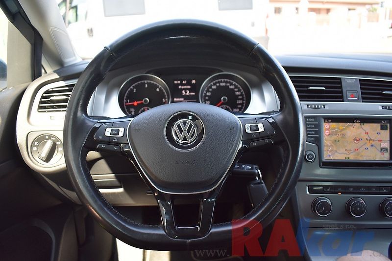 Volkswagen Golf (2015) Comfortline 1,6 TDI - fotka 14 z 41