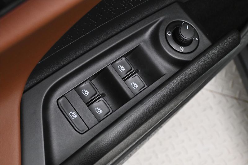 Škoda Enyaq iV 80kW 195kW 4x4 SoH 89% Záru - fotka 26 z 31