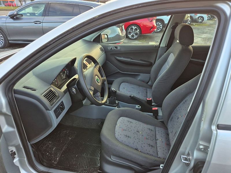 Škoda Fabia Combi 1,2 HTP 47kW, CZ, 1. maj - fotka 9 z 14