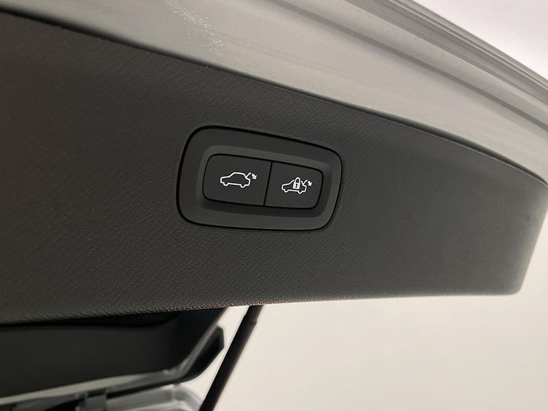 Volvo XC90 B5 AWD BRIGHT PLUS - fotka 36 z 66
