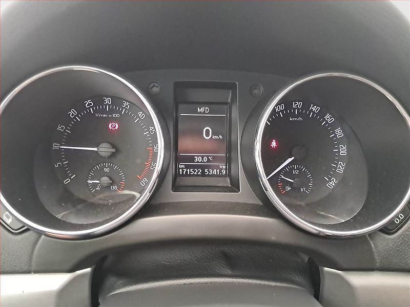 Škoda Yeti (2012) Elegance 2.0 TDI, Serv.kniha - fotka 11 z 17