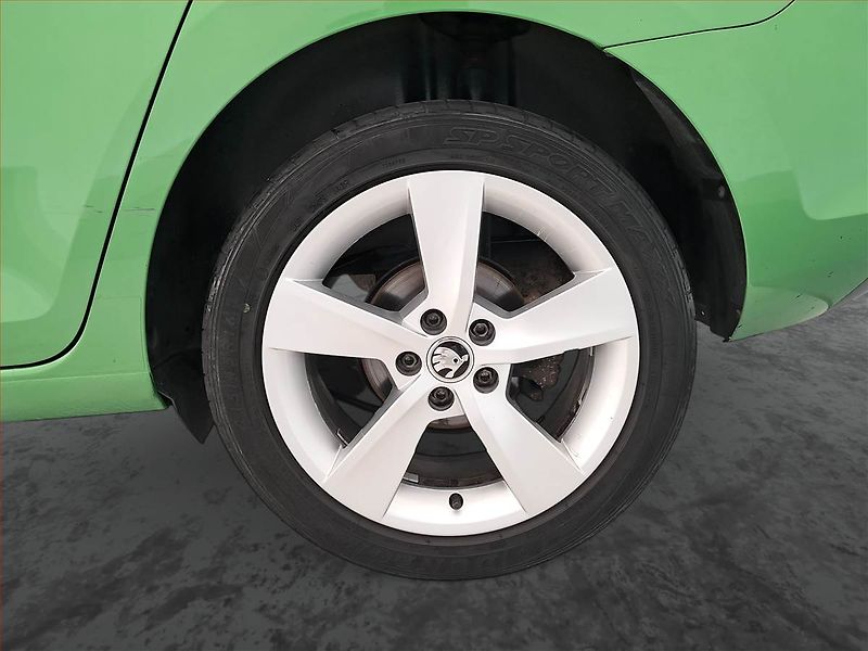 Škoda Rapid (2018) Style 1.0 TSI, Serv.kniha - fotka 15 z 18