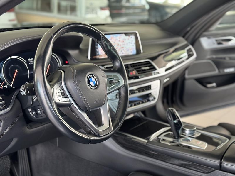 BMW Řada 7 730d xDrive*Dověry*360°Kam*DPH - fotka 12 z 51