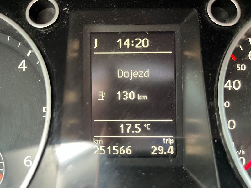 Volkswagen Passat (2013) 2.0 TDi NAVI - fotka 14 z 16