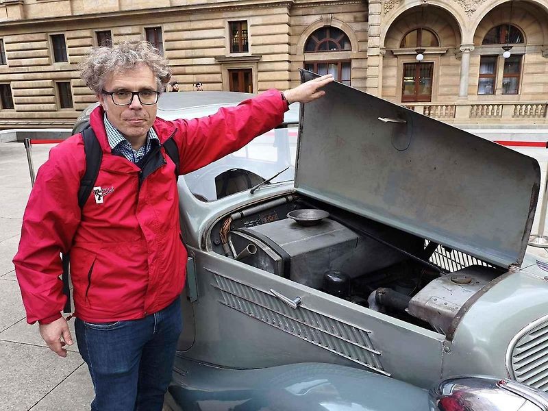 Automobil Z-5 Express ze sbírek Národního technického muzea, jímž jezdil nacisty popravený protektorátní premiér generál Alois Eliáš.