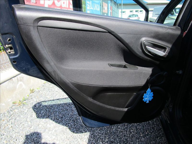 Fiat Punto 1.4 i, CNG, klima - fotka 27 z 36