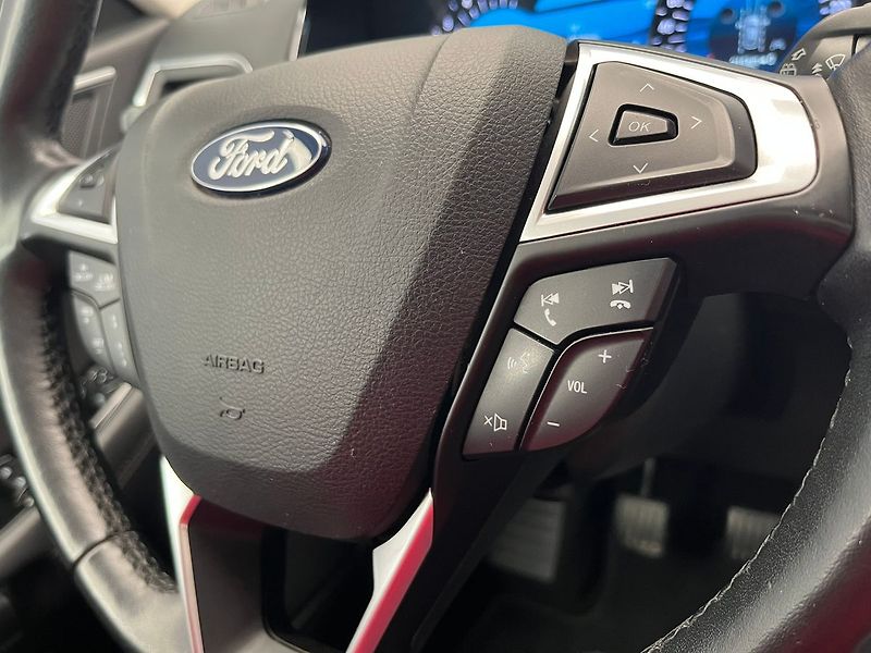 Ford S-MAX 2.0 EB Titanium LED manuál - fotka 16 z 65