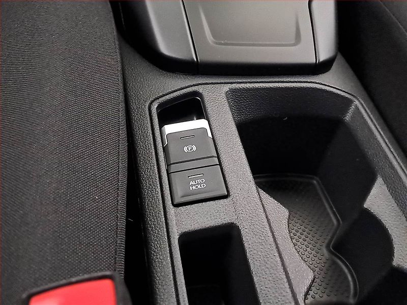 Volkswagen T-Roc (2025) 1.0 TSI - fotka 16 z 19