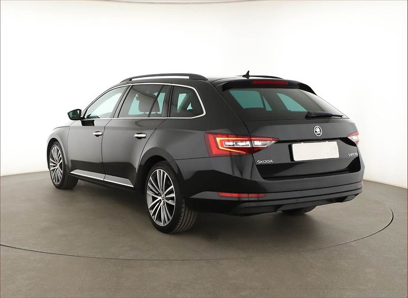 Škoda Superb (2016) Comfort 2.0 TDI, Automat, Navi - fotka 4 z 19