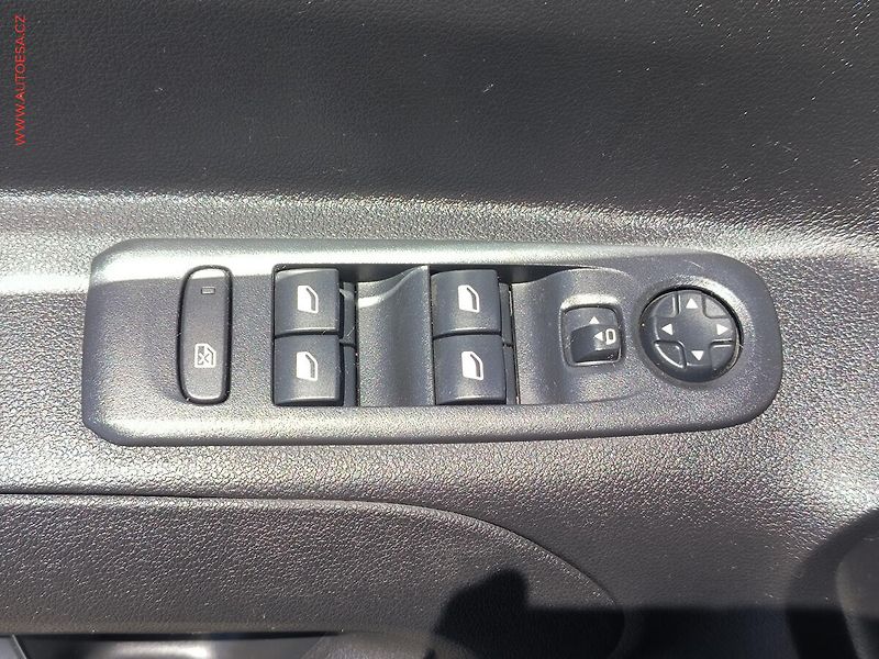 Opel Combo (2022) 1.5CDTi, 1.maj,ČR, Elegance - fotka 17 z 19
