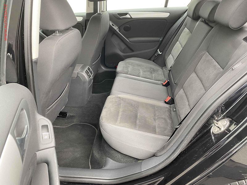 Volkswagen Golf (2011) 1.4 TSi, Highline, +kola - fotka 10 z 18