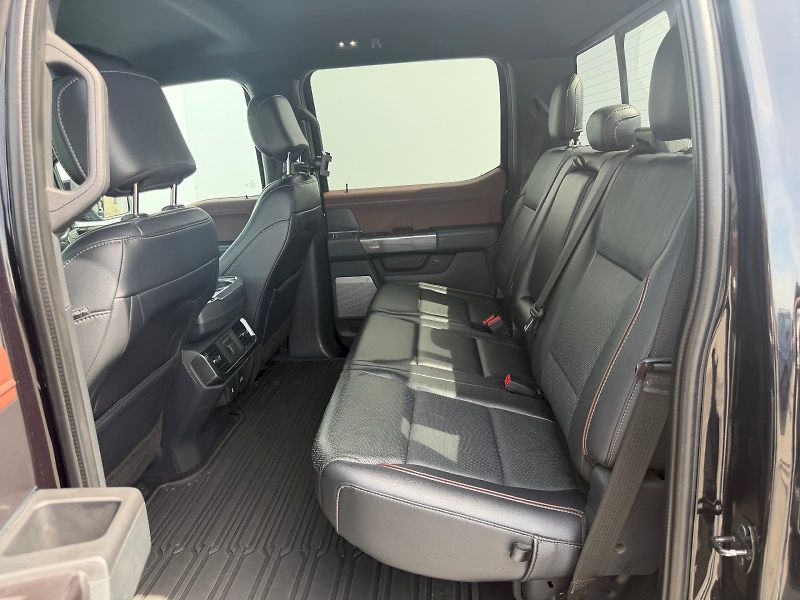 Ford F-150 (2021) Lariat 3.5L 298kW 4x4 - fotka 24 z 35