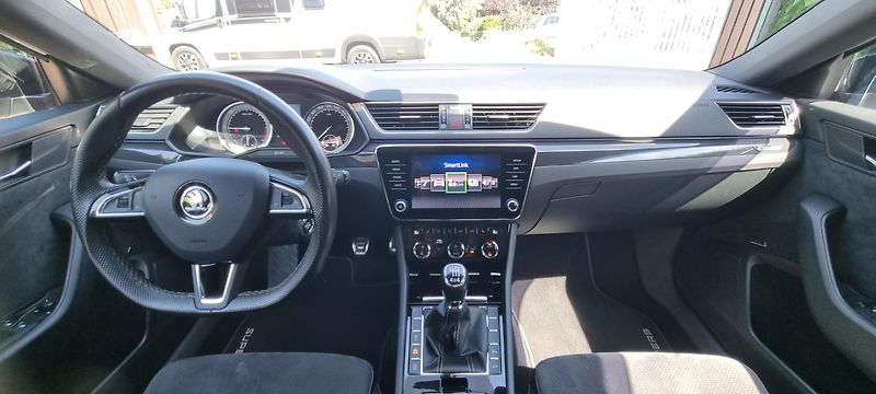 Škoda Superb (2018) Sportline, 2.0TDi 4x4, DPH, ČR - fotka 11 z 22