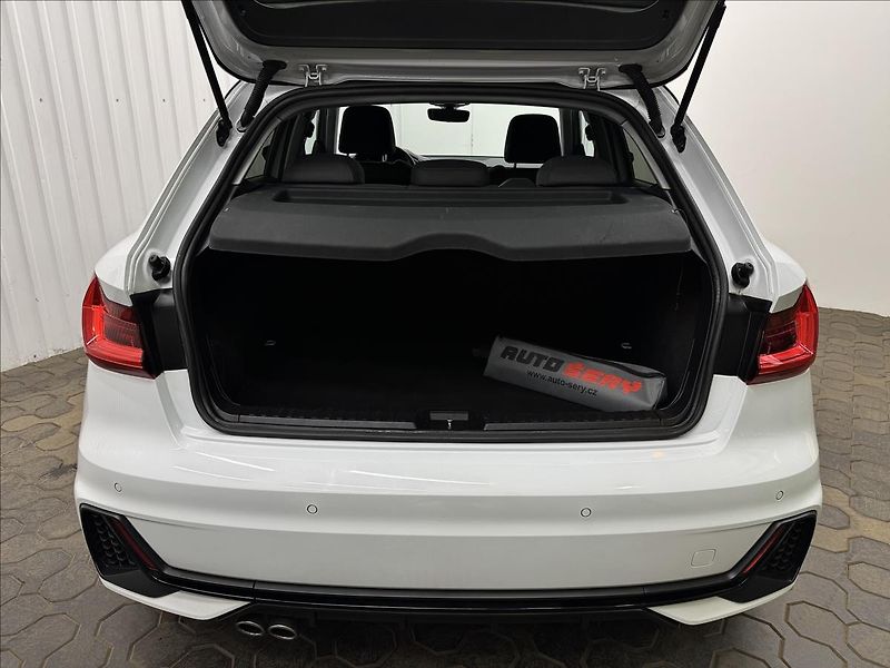 Audi A1 40TFSI 147kW S-LINE - fotka 32 z 40