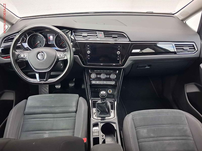 Volkswagen Touran (2017) 1.4 TSi, Highline, LED, TZ - fotka 8 z 20