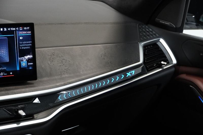 BMW X7 Xdrive40d,M-paket,HUD,360,Tažn - fotka 30 z 47