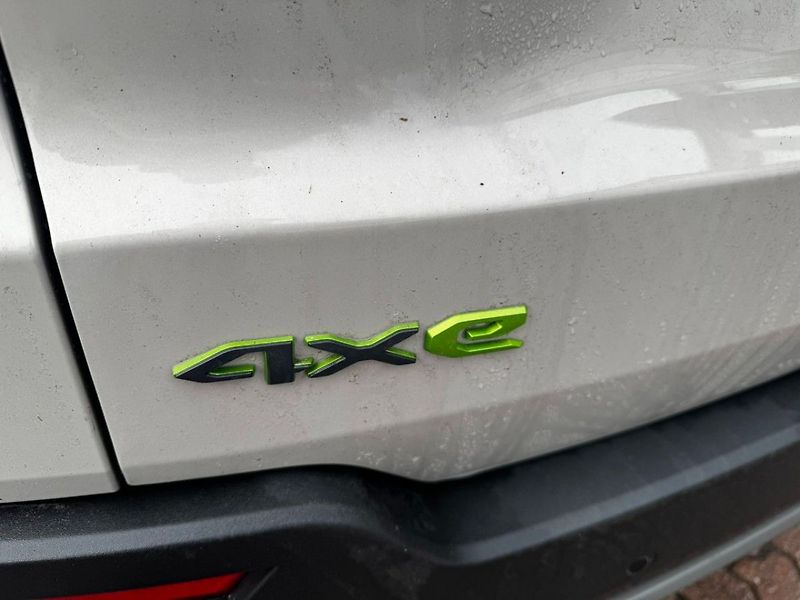 Jeep Avenger 4xe Upland 1.2 Turbo e-Hybrid - fotka 10 z 12