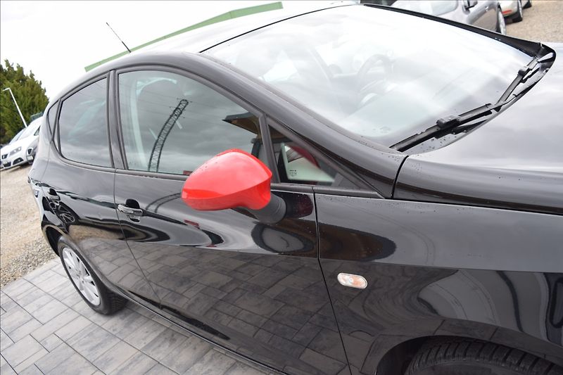 Seat Ibiza 1,2 i 66KW FR-LINE NÍZKÉ KM - fotka 6 z 39