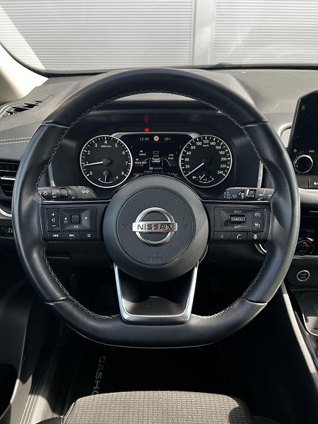 Nissan Qashqai 1.3T 103kW ACC Panorama DPH - fotka 8 z 20