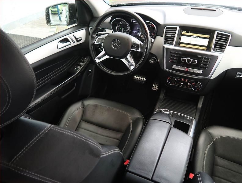 Mercedes-Benz Třídy M (2011) ML 250 BlueTEC, 4X4, Automat - fotka 7 z 20