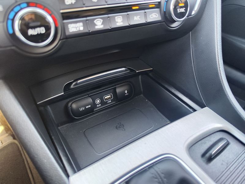 Kia Optima 2.0 GDI/151kW Premium PHEV DCT - fotka 27 z 43