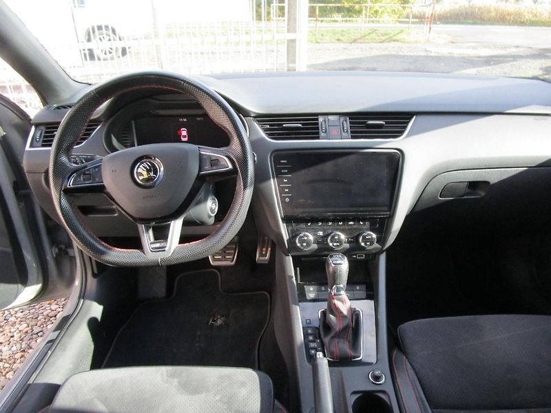 Škoda Octavia (2018) 2,0TSI-RS-180KW-KOUPEN V ČR - fotka 14 z 26
