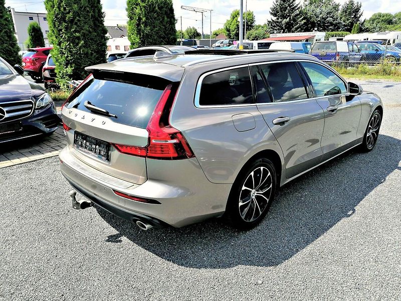 Volvo V60 (2021) 2.0 B3 MHEV A/T 120kW - fotka 4 z 36