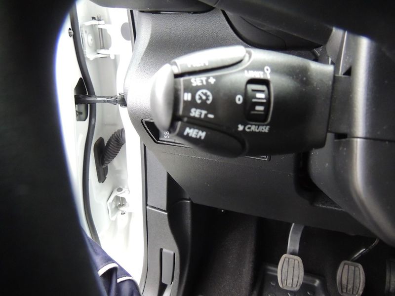 Citroën Berlingo (2019) 1.2Puretech,Live,81kw,ČR,1.maj - fotka 26 z 55