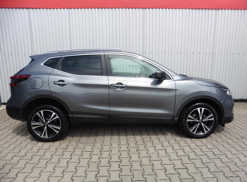 Nissan Qashqai 1.5 dCi 115 N-Connecta 1.maj. - fotka 6 z 14