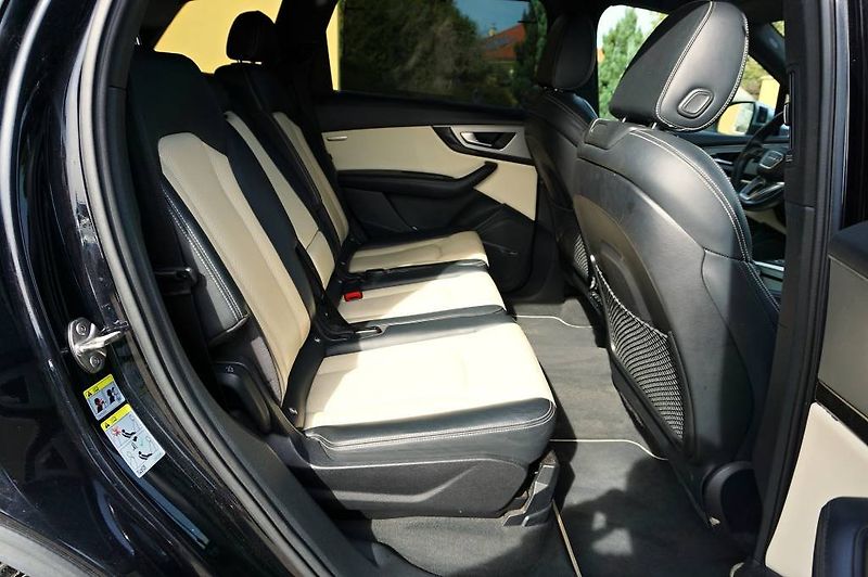 Audi SQ7 (2017) SQ 4,0 TDI V8 320 kW - fotka 21 z 55