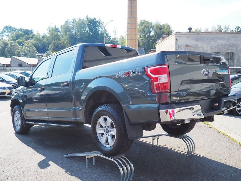 Ford F-150 (2018) 3.3L 4x4 SuperCrew - fotka 6 z 41