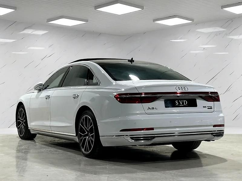 Audi A8 (2018) Vrcholná limuzína Audi A8L - fotka 5 z 12