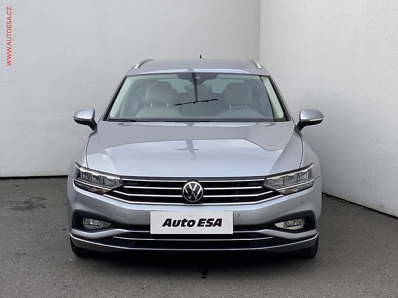 Volkswagen Passat (2022) 2.0 TDI, ČR, Elegance, DSG - fotka 2 z 19