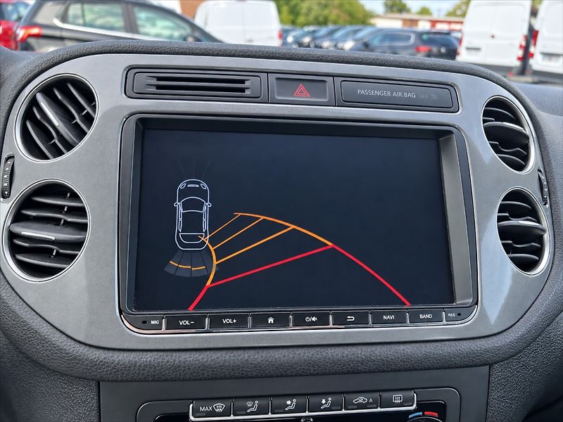 Volkswagen Tiguan 1,4 Tsi trend&Fun aut.klima - fotka 28 z 28