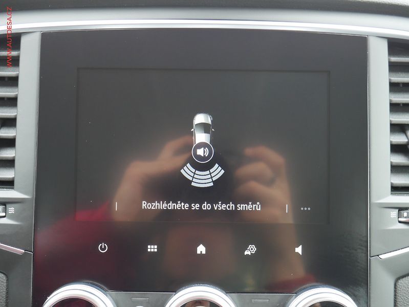 Renault Mégane (2021) 1.3 TCe, ČR - fotka 14 z 18