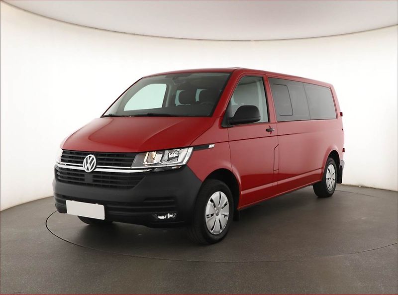 Volkswagen Transporter (2022) 2.0 TDI 4MOTION, Bus, 9Míst - fotka 2 z 16