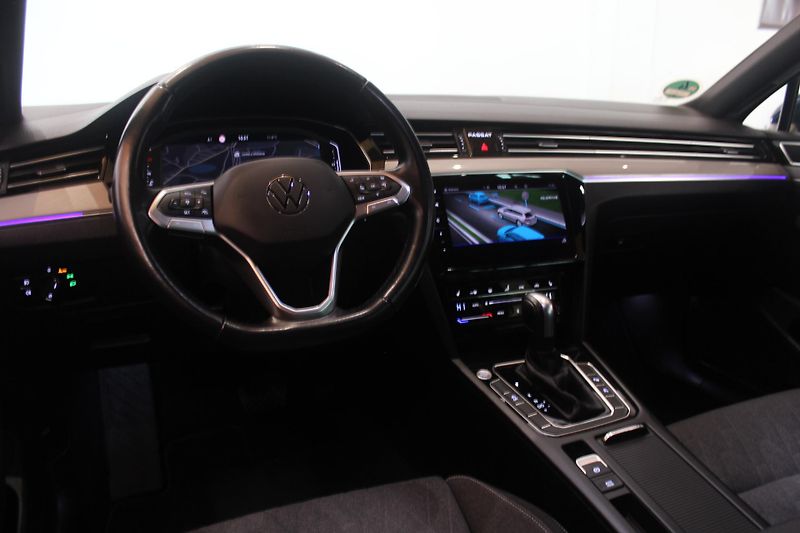 Volkswagen Passat (2023) 2.0TDI DSG Nez.Topení Display  - fotka 35 z 38