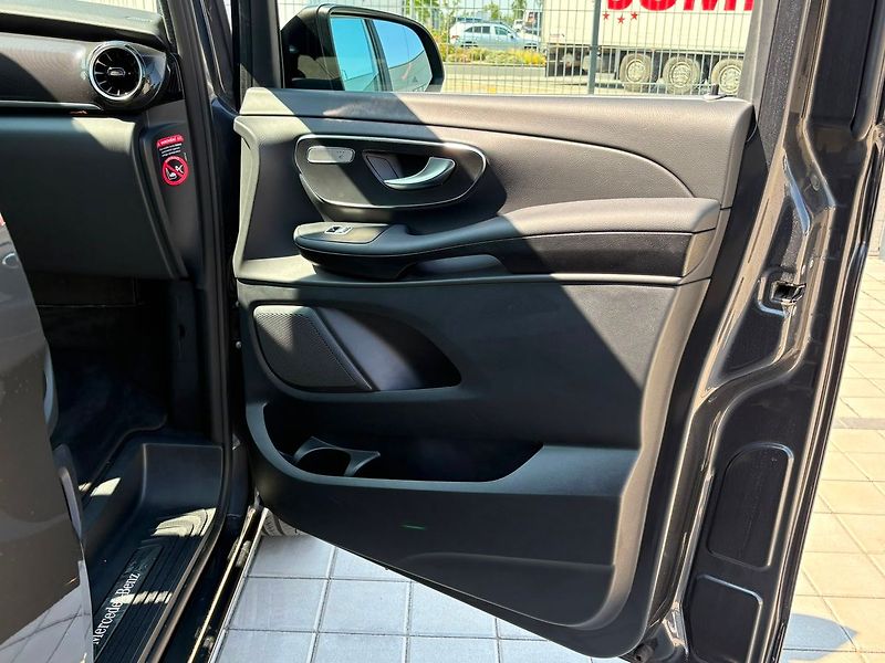Mercedes-Benz Třídy V 300d 4MATIC Long  Avantgarde C - fotka 21 z 37