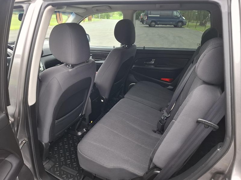 SsangYong Rexton (2013) 2.0TD 114kW,tažné 2600kg,4x4 - fotka 13 z 17
