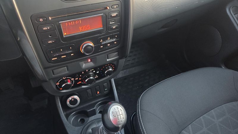 Dacia Duster (2013) 77 kW 1.6 16V 4x4 CZ, tazne - fotka 24 z 29