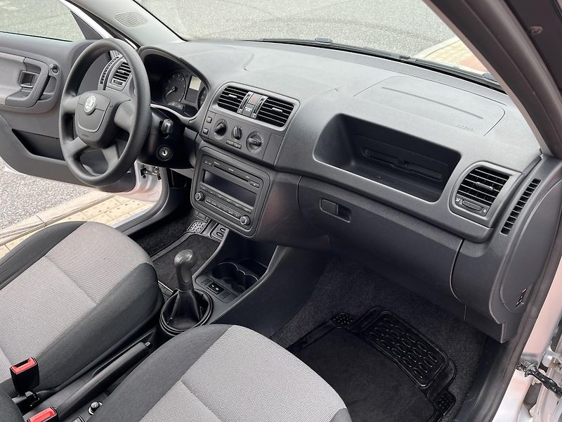 Škoda Fabia 1.2 HTp Special - fotka 15 z 36