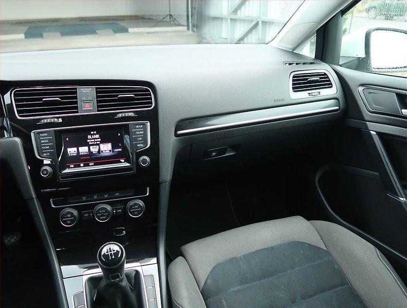 Volkswagen Golf (2014) Comfortline 1.6 TDI, Tempomat - fotka 8 z 15