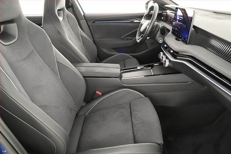 Škoda Superb (2025) 2.0 TSI, SPORTLINE, 4X4 - fotka 7 z 20