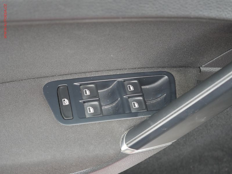 Volkswagen Golf (2014) 1.2TSi, Comfortline - fotka 11 z 16