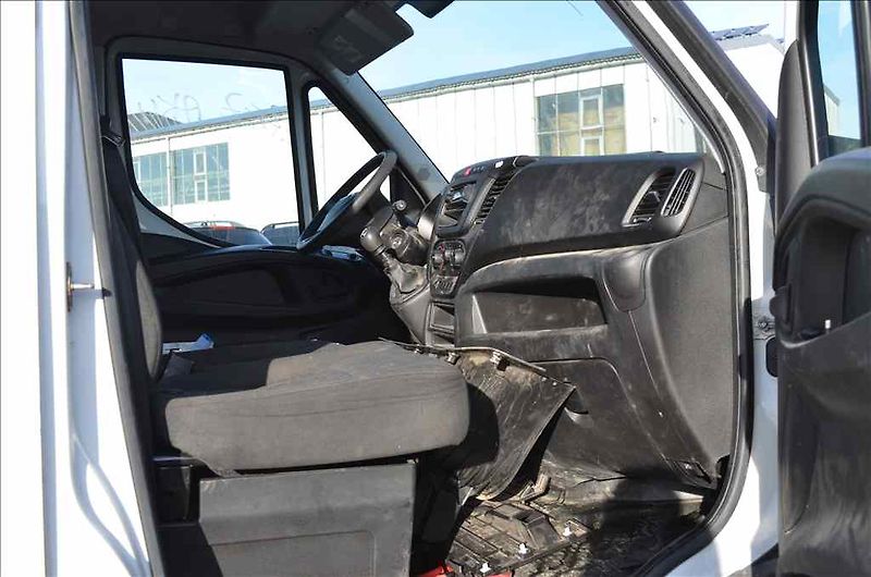 Iveco Ostatní (2018) 35S12 2,3 D - fotka 13 z 23