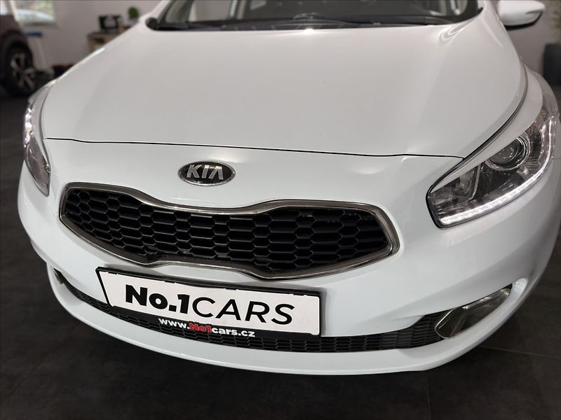 Kia Ceed 1,6   CRDI 94KW NAVI KAMERA ČR - fotka 40 z 44