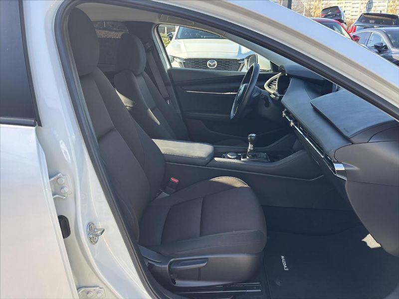 Mazda 3 2,0 i Plus 1.ČR CARPLAY KAMERA - fotka 15 z 46