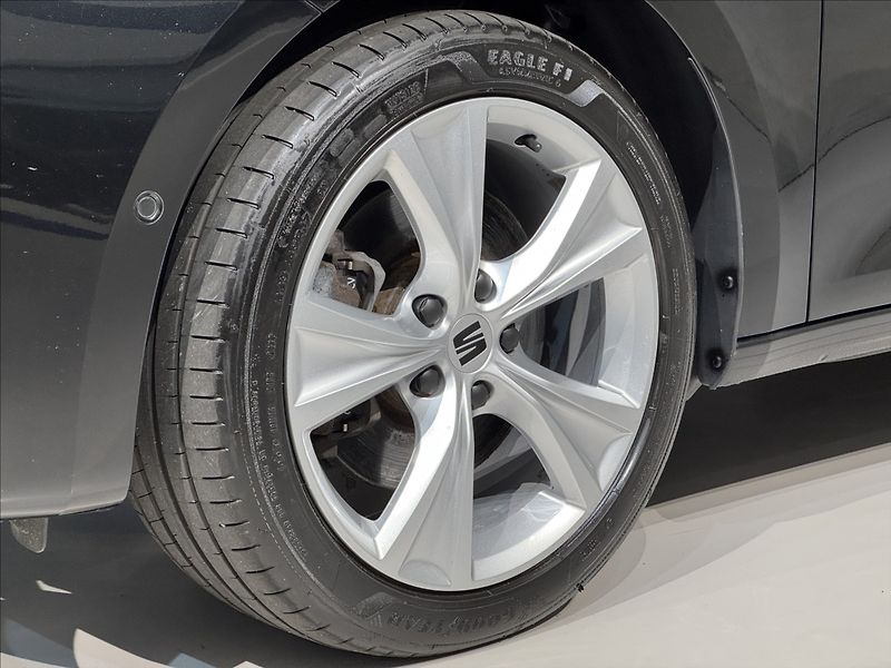 Seat Leon 1,4 TSi  e-Hybrid FR Line LED - fotka 7 z 50