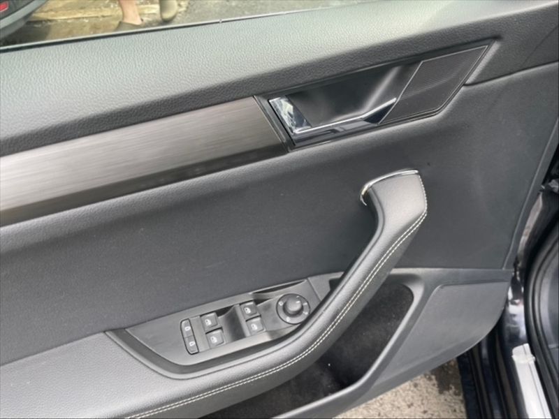 Škoda Superb 2,0 TDI 110 Style DSG - fotka 11 z 11